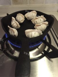 简单的抱蛋煎饺做法图解1)