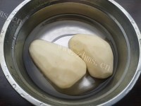 色泽鲜亮的清炒土豆丝做法图解1)