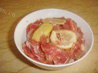 「老爸下厨」鱼香肉丝做法图解1)