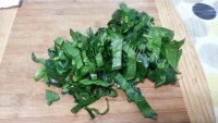 美味的鸡蛋菠菜汤做法图解2)