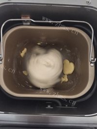 美味的鸡肉杏鲍菇披萨做法图解2)