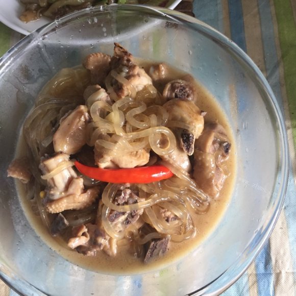 香喷喷的鸡肉炖粉条