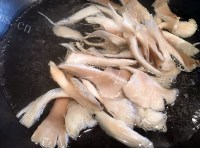 芳香四溢的椒盐蘑菇做法图解2)