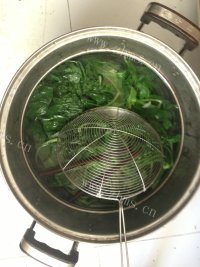 自制菠菜馅做法图解3)