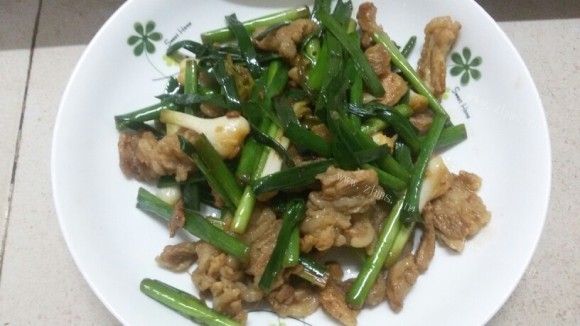 清爽的蒜苗炒五花肉