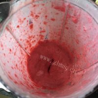 好吃的树莓思慕雪做法图解6)