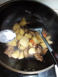 家常菜香菇炖土豆