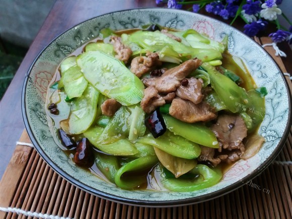 质嫩爽口的黄瓜炒肉