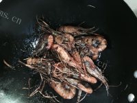 美味的糖醋沼虾做法图解5)