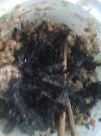 家常紫菜肉丸子做法图解2)