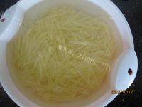 「DIY美食」醋溜土豆丝做法图解4)