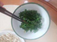 开胃的凉拌芹菜叶做法图解2)