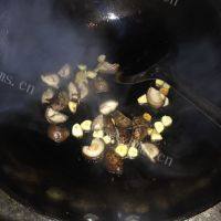诱人的香菇油菜做法图解6)