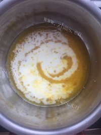 口感丰富的黄桃慕斯蛋糕做法图解2)