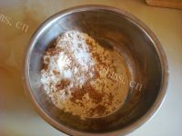 自制芝麻葱油饼做法图解1)