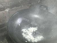 秘制蒜香菠菜做法图解5)