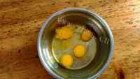 脆嫩可口的水蒸蛋做法图解2)