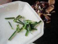 美味的香菇炒茄子做法图解13)