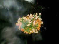 喷香的五彩炒饭做法图解6)