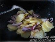 家常菜榛蘑土豆片做法图解3)