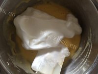 香气浓郁的原味蛋糕卷做法图解5)