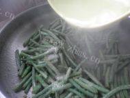好吃的长豆角炒肉做法图解10)