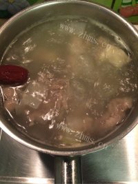 色香味俱全的羊肉萝卜汤做法图解5)