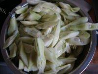 家常菜土豆炖芸豆做法图解1)