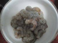 秘制虾仁炒茄子做法图解2)