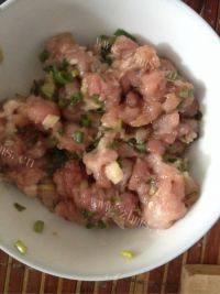 自制肉丸做法图解3)