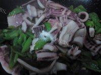 「DIY」炒鱿鱼做法图解8)