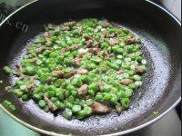 家常菜四季豆炒鸡蛋做法图解4)