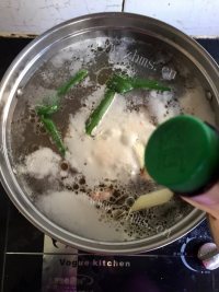 美味营养的牛骨汤做法图解6)