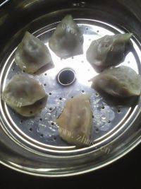 自制香菇猪肉蒸饺做法图解5)