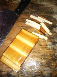 诱人的豆腐干炒肉做法图解2)