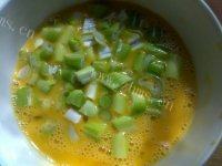「家有大厨」葱花鸡蛋饼做法图解4)
