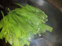 自己做的清炒油麦菜做法图解4)