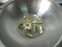 美味的麻辣香水鱼做法图解3)