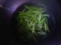 自制肉炒芹菜做法图解5)