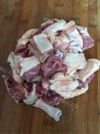 美味的香辣啤酒鸭做法图解2)