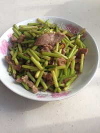 香甜可口的蒜苔肉片做法图解10)