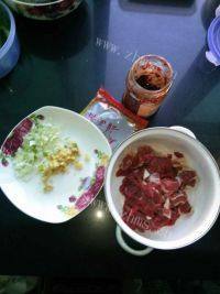 自制牛肉酱做法图解1)