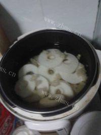 润肺的雪梨银耳汤做法图解4)
