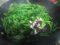 家常菜香菇芹菜做法图解5)