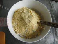 自己做的玉米面豆沙包做法图解2)