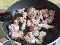 下饭的土豆炖牛肉做法图解6)