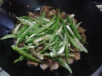 特下饭的辣椒炒肉做法图解8)