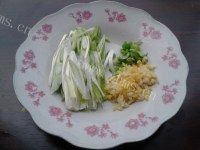 家常凉拌白肉做法图解4)