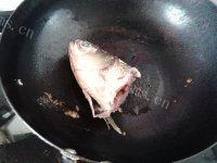 味道不错的鱼头豆腐汤做法图解5)