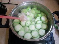 家常菜丝瓜豆腐汤做法图解6)